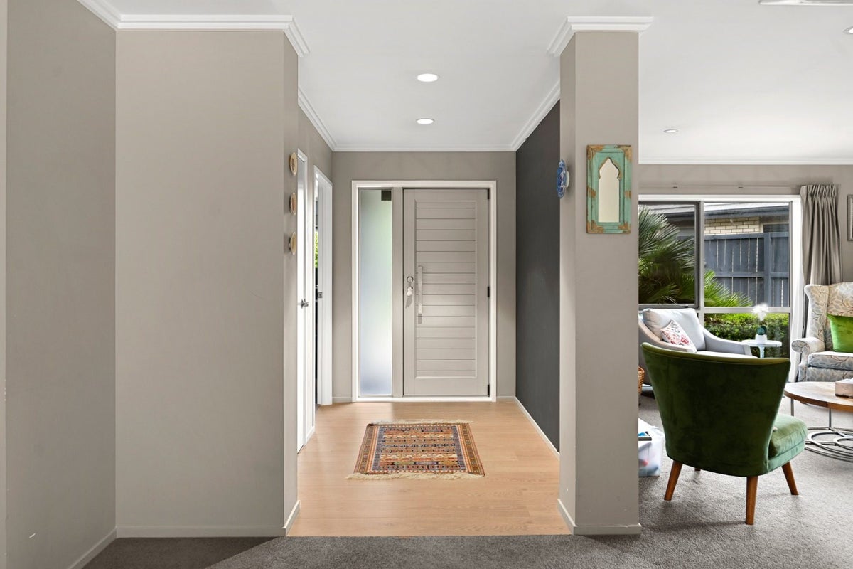 25 Bentley Rise, Flagstaff, Hamilton - Carousel 2