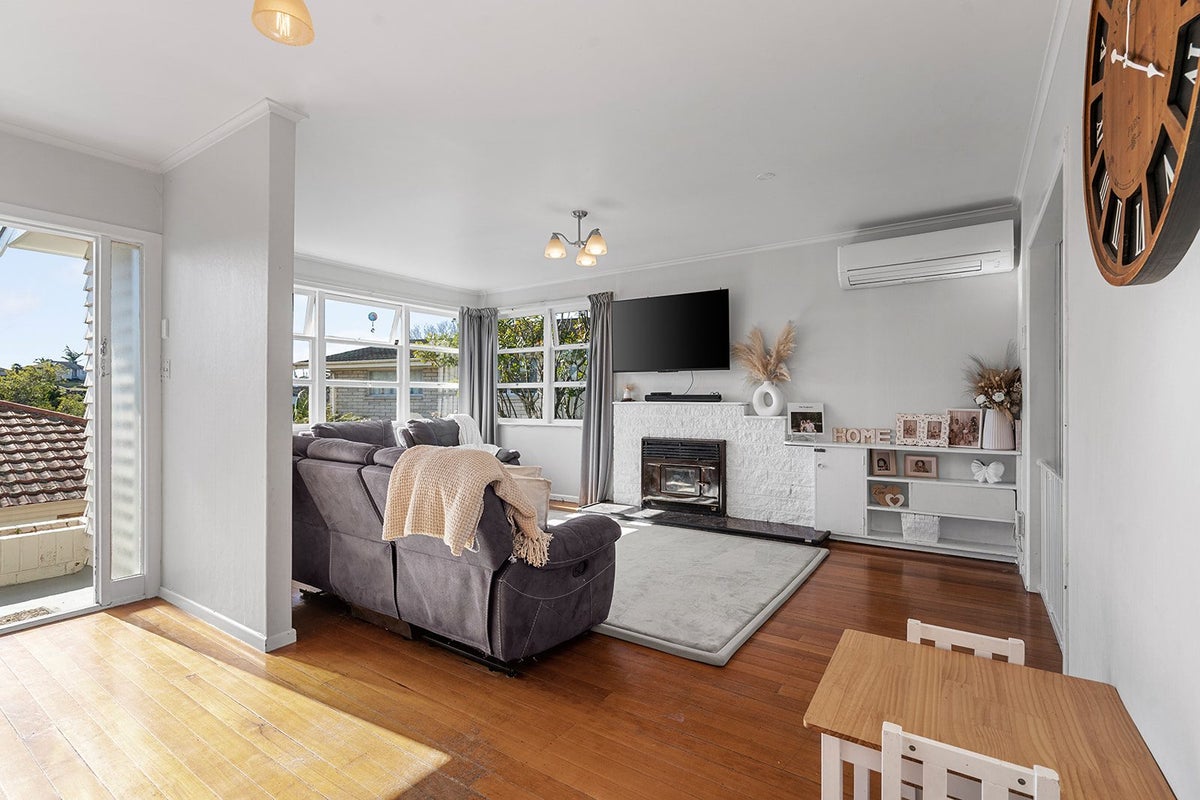 8B Esk Street, Parkvale, Tauranga - Carousel 2