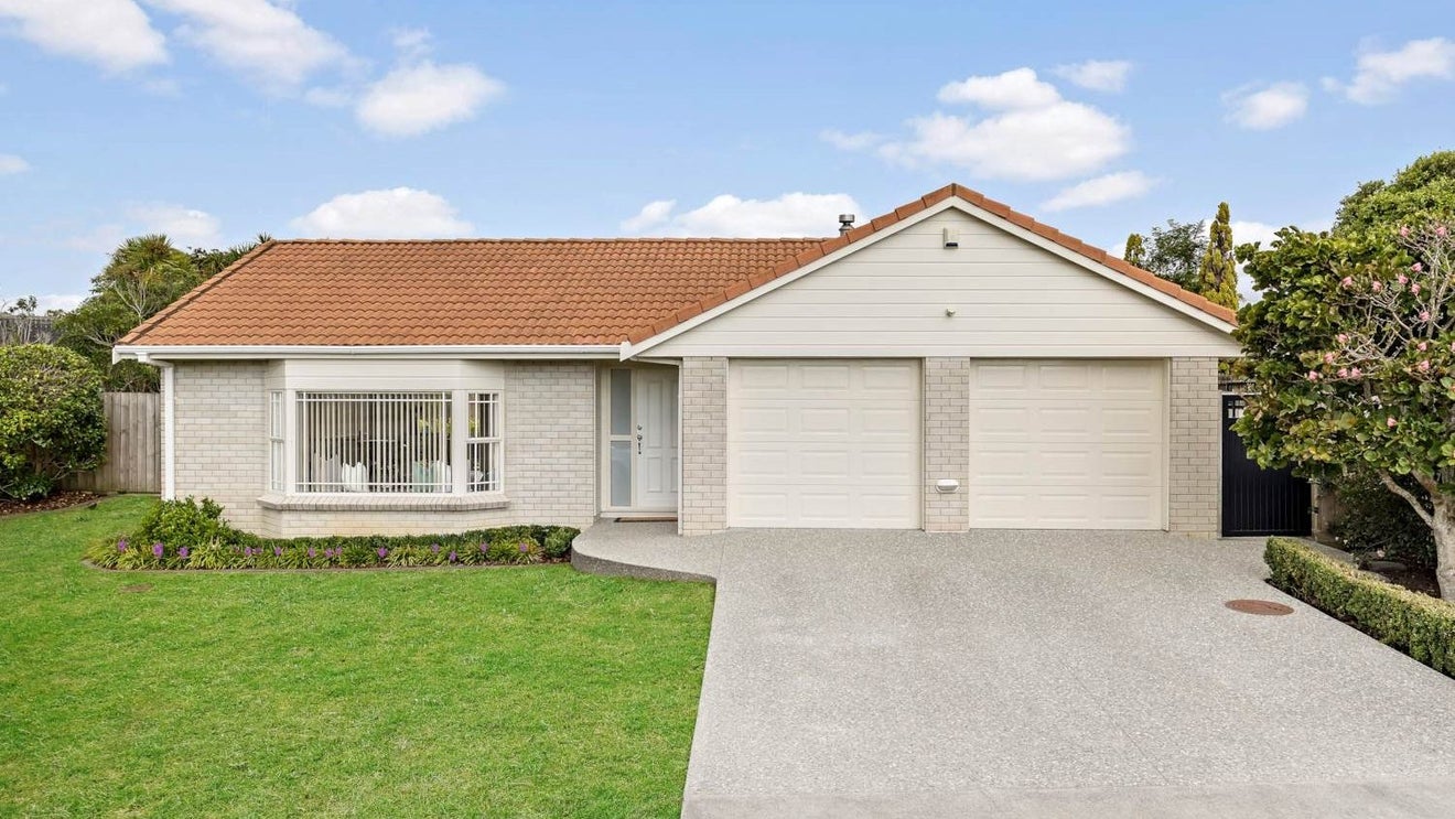 33 Matterhorn Crescent, Northpark, Auckland - Carousel 1
