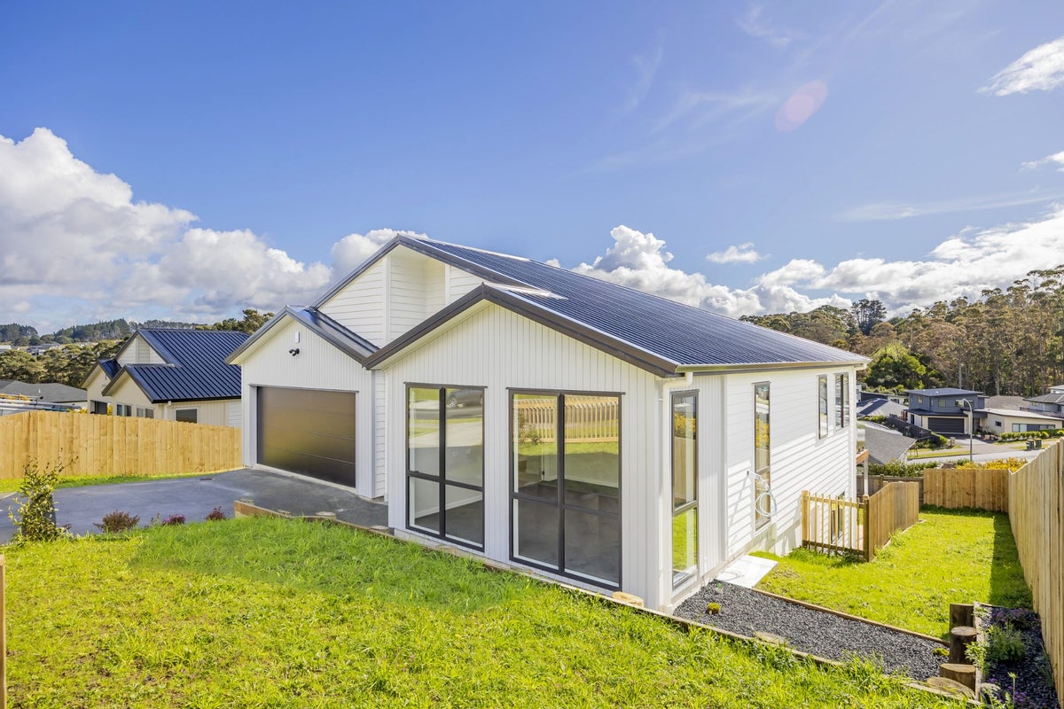 263 West Hoe Heights, Orewa, Orewa - Carousel 2