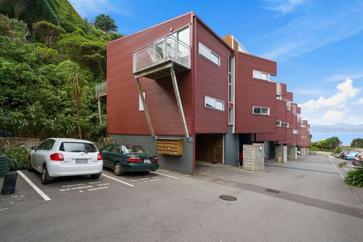 7/2 Onslow Road, Khandallah, Wellington - Carousel 15