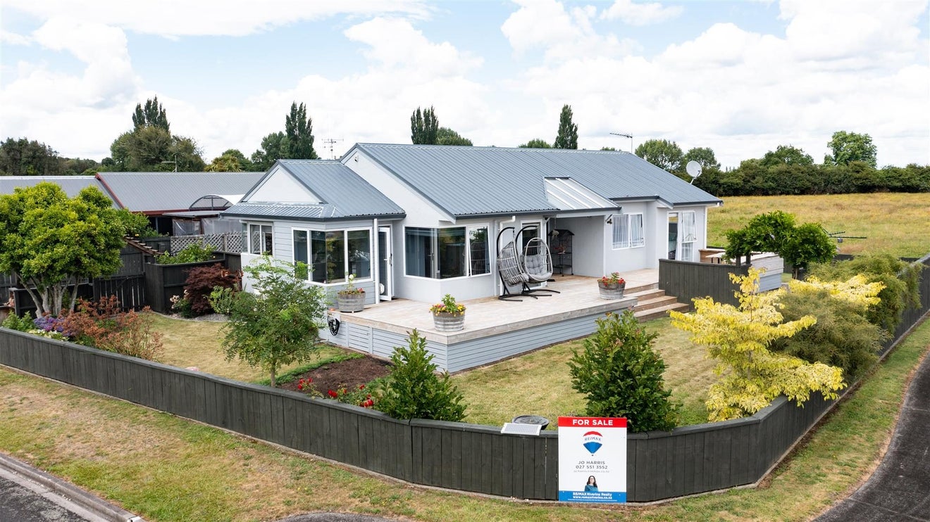 2 Caesar Roose Drive, Glenview, Hamilton - Carousel 2