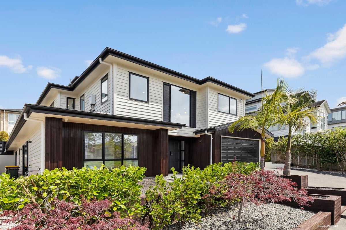 33 Golden Morning Drive, Albany Heights, Auckland - Carousel 2