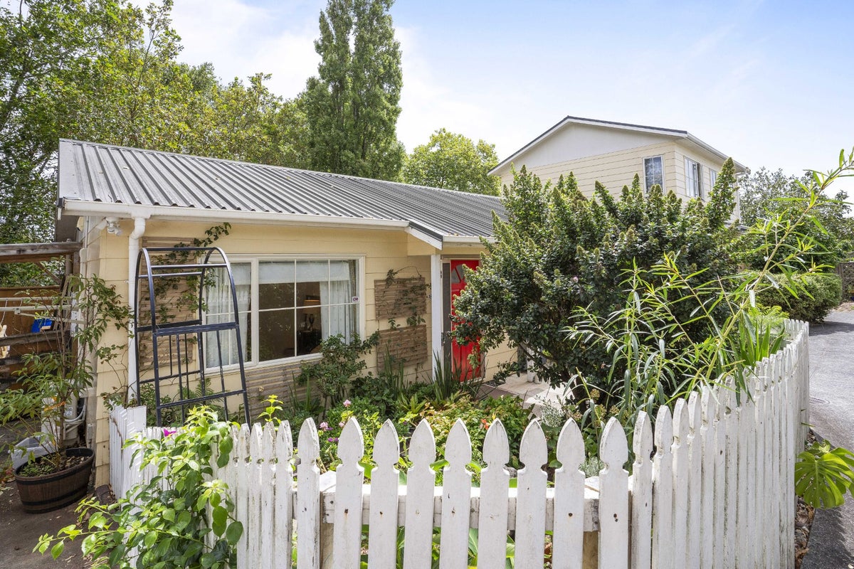 17A Freda Place, Favona, Auckland - Carousel 2