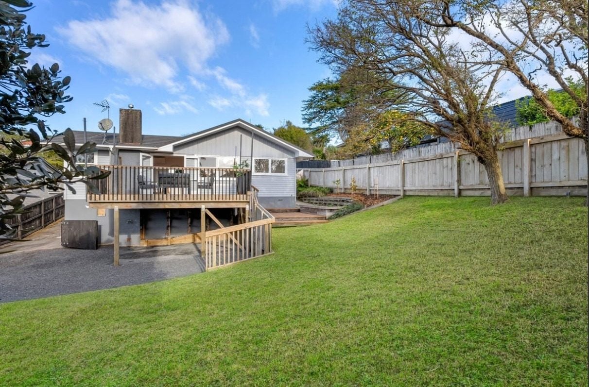 8 Beswick Place, Birkdale, Auckland - Carousel 14