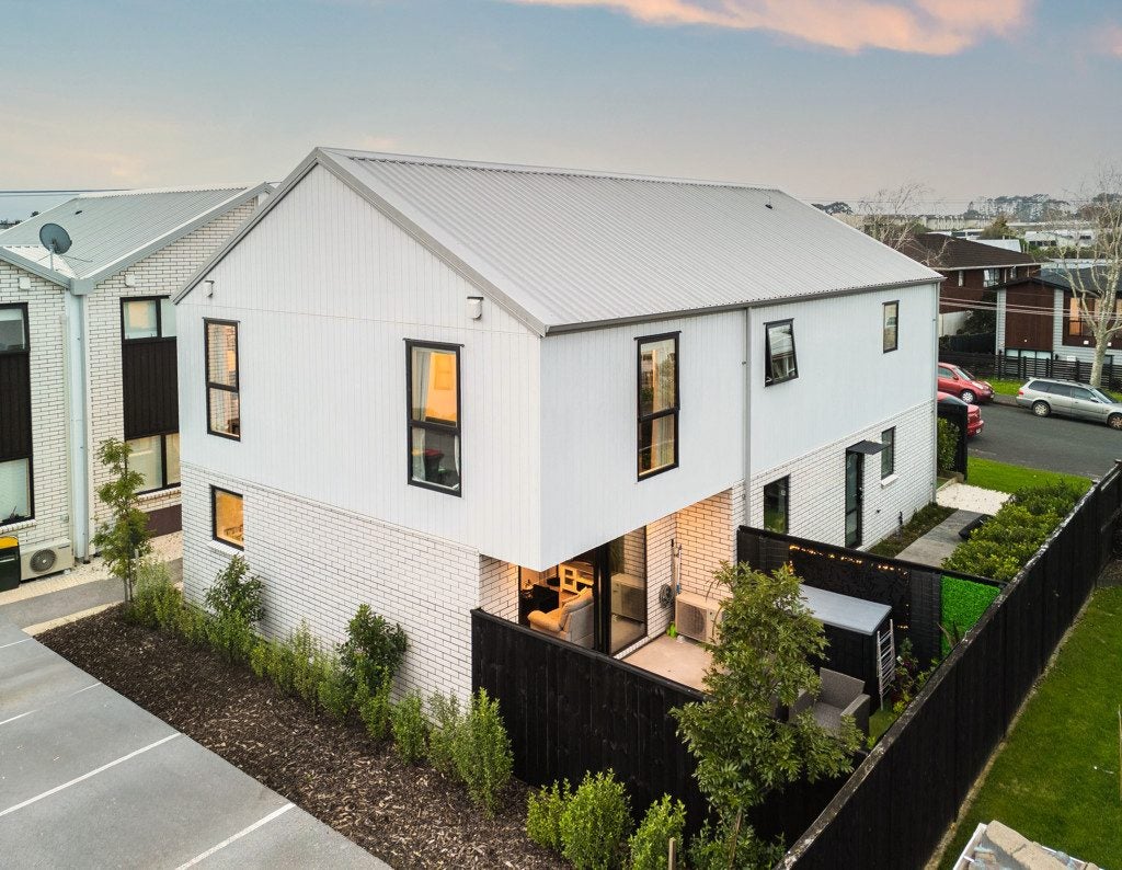 52B Rutland Road, Mount Wellington, Auckland - Carousel 1