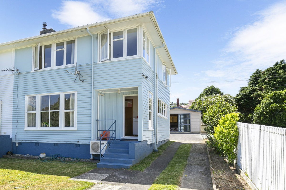 7 Takatimu Way, Johnsonville, Wellington - Carousel 1