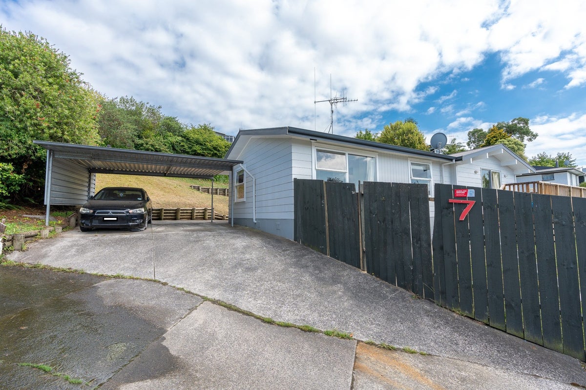 7 Caernarvon Street, Dinsdale, Hamilton - Carousel 1