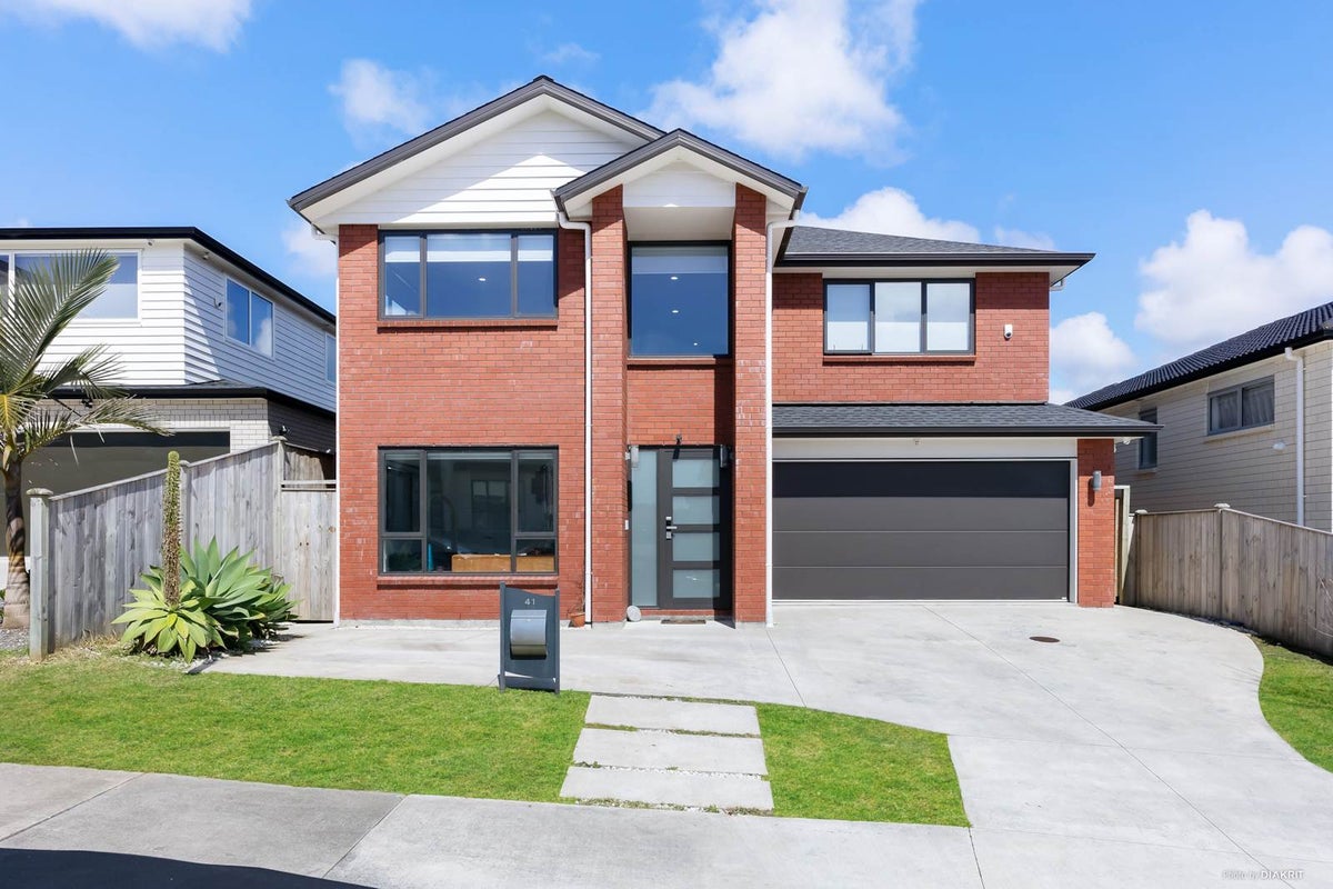 41 Peihinga Road, Flat Bush, Auckland - Carousel 1