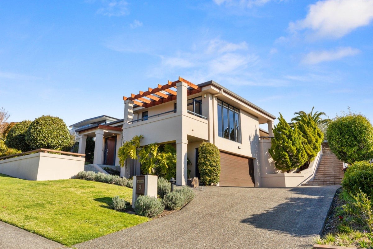 9 Sterling Gate Drive, Bethlehem, Tauranga - Carousel 1