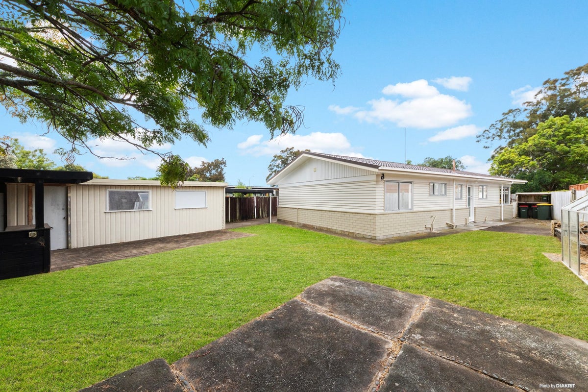 12 Pinedale Place, Henderson, Auckland - Carousel 2
