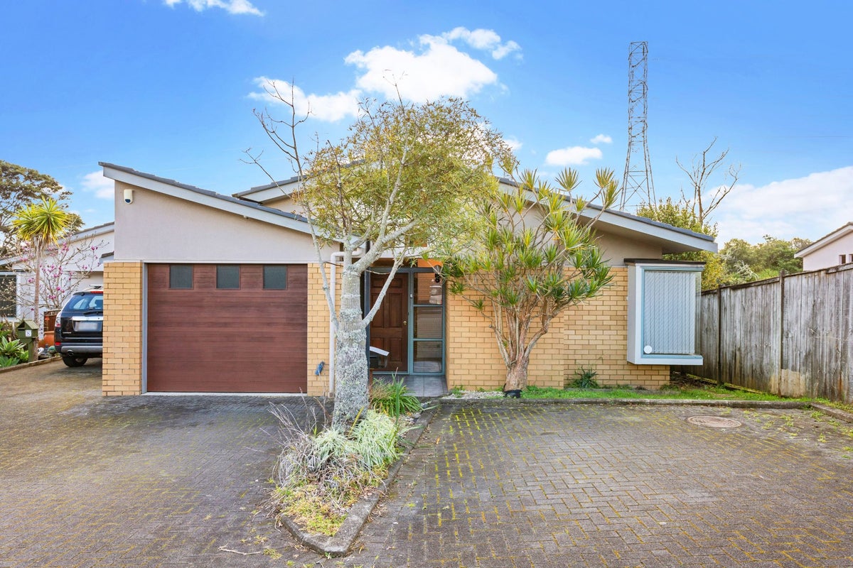 9/17 Matata Street, Blockhouse Bay, Auckland - Carousel 1