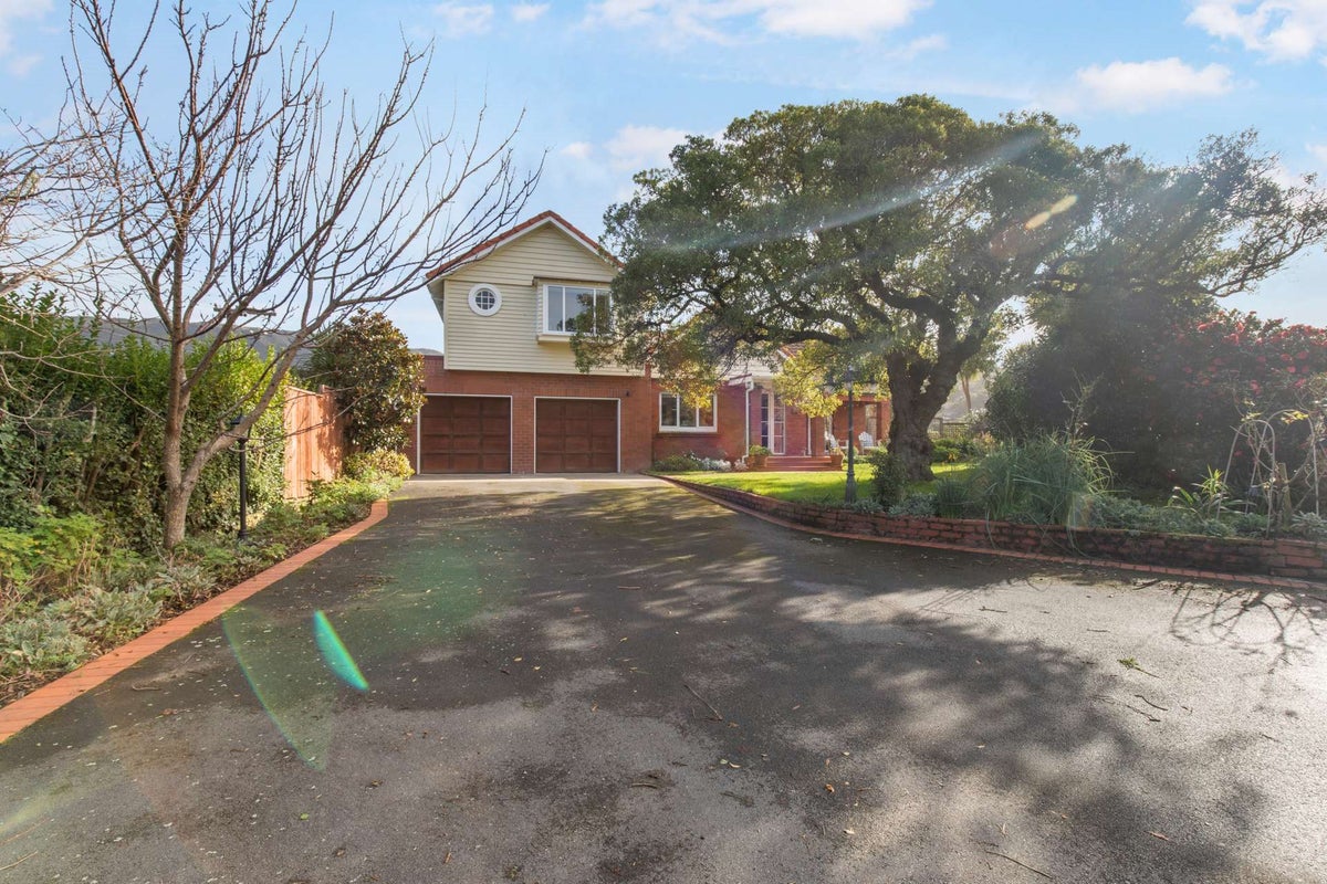 24 Trelissick Crescent, Ngaio, Wellington - Carousel 2