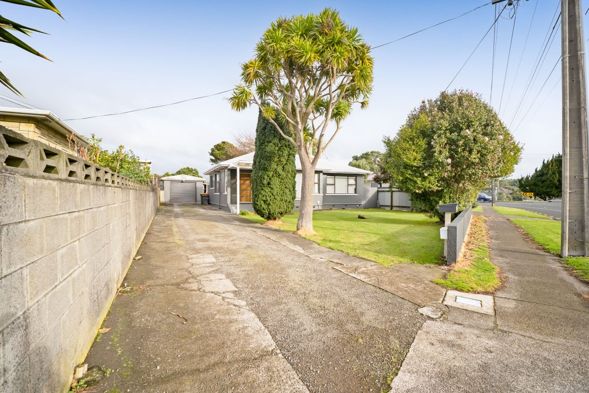 135 Ngamotu Road, Spotswood, New Plymouth - Carousel 16
