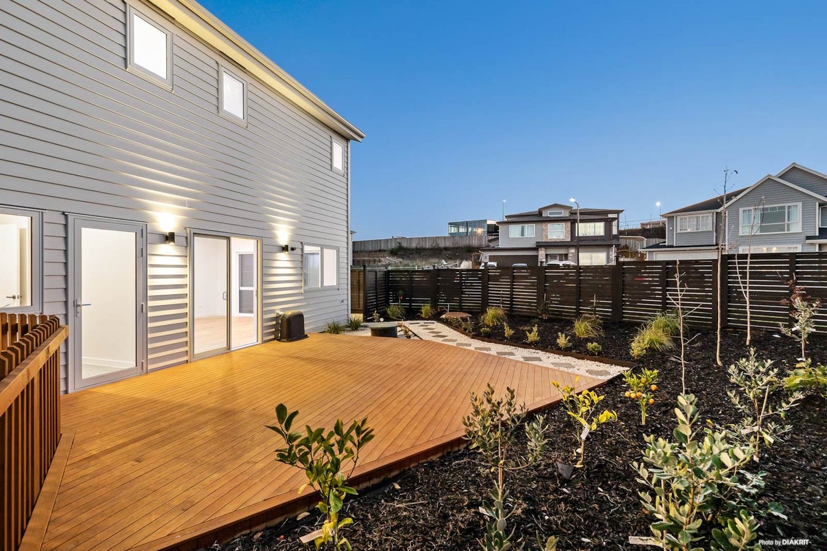 22 Rathmullen Place, Pinehill, Auckland - Carousel 2