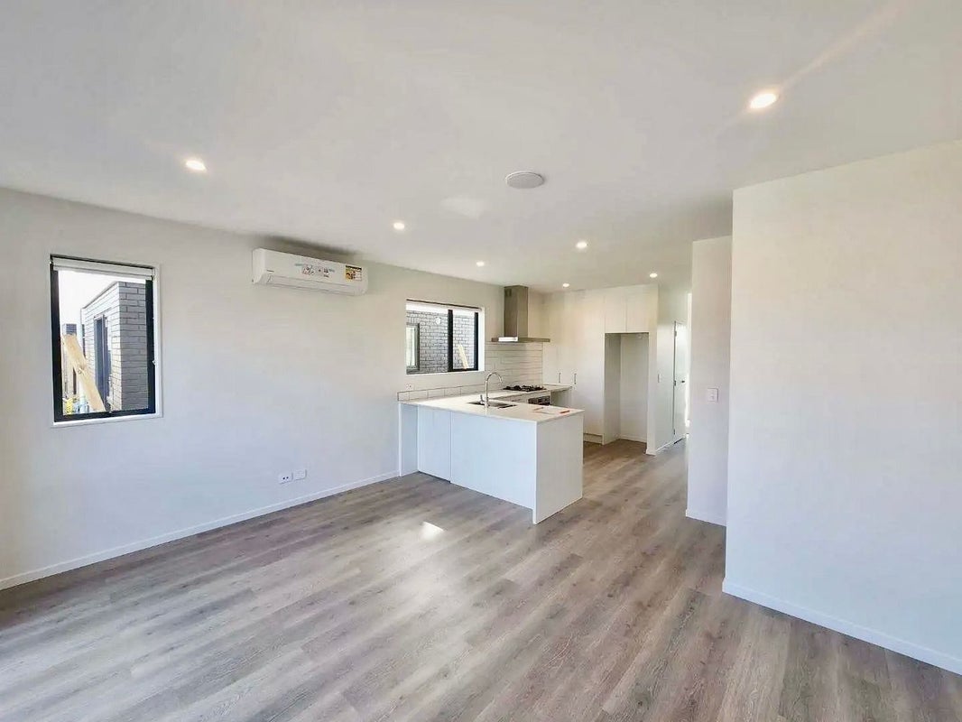 16 Te Napi Drive, Takanini, Auckland - Carousel 2