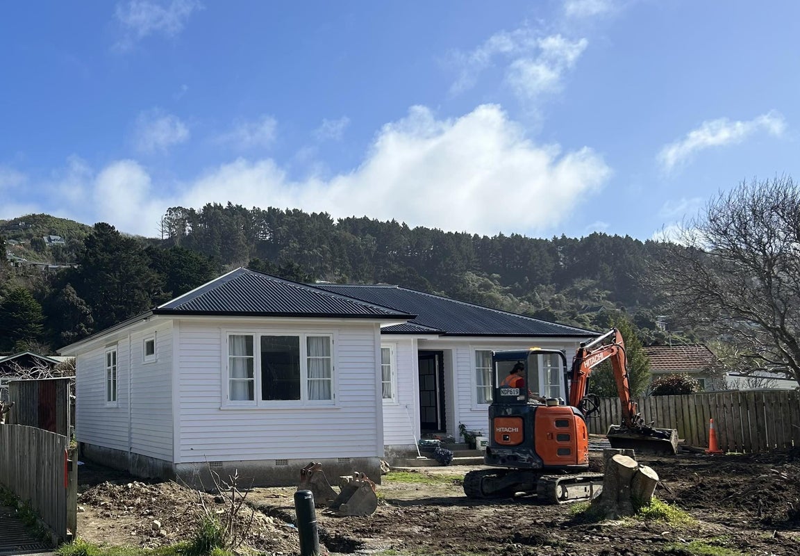 19 Beauchamp Street, Tawa, Wellington - Carousel 1