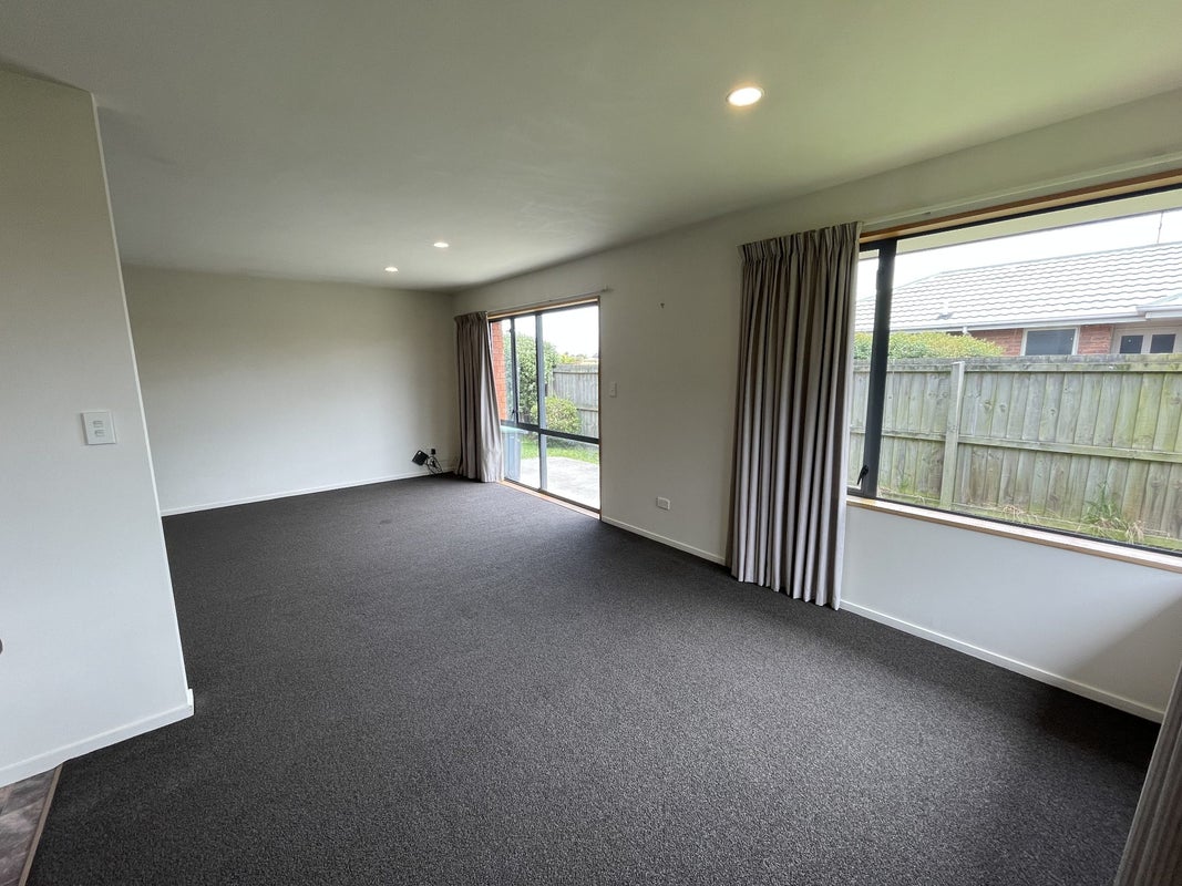 1 Kydd Lane, Hornby, Christchurch - Carousel 2