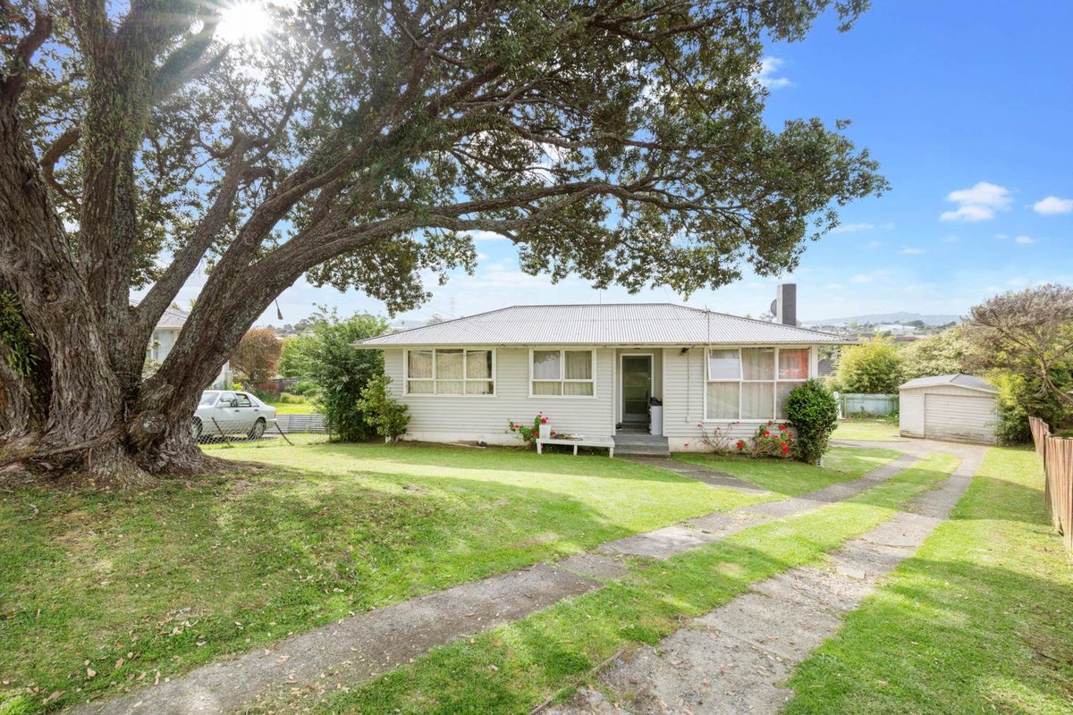19 Wakelin Road, Mangere East, Auckland - Carousel 11