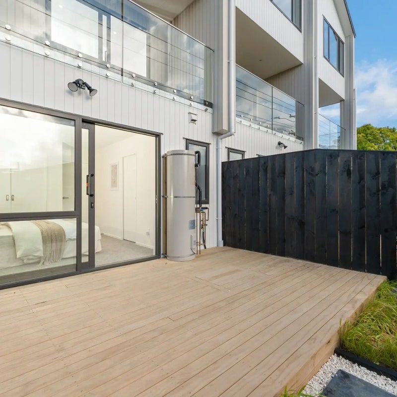 2/113 Te Atatu Road, Te Atatu South, Auckland - Carousel 16