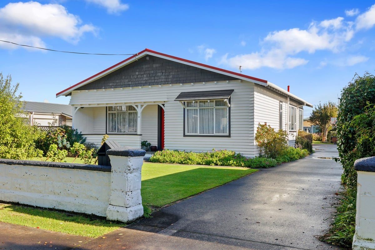 24 Richmond ST, Fitzroy, New Plymouth - Carousel 1