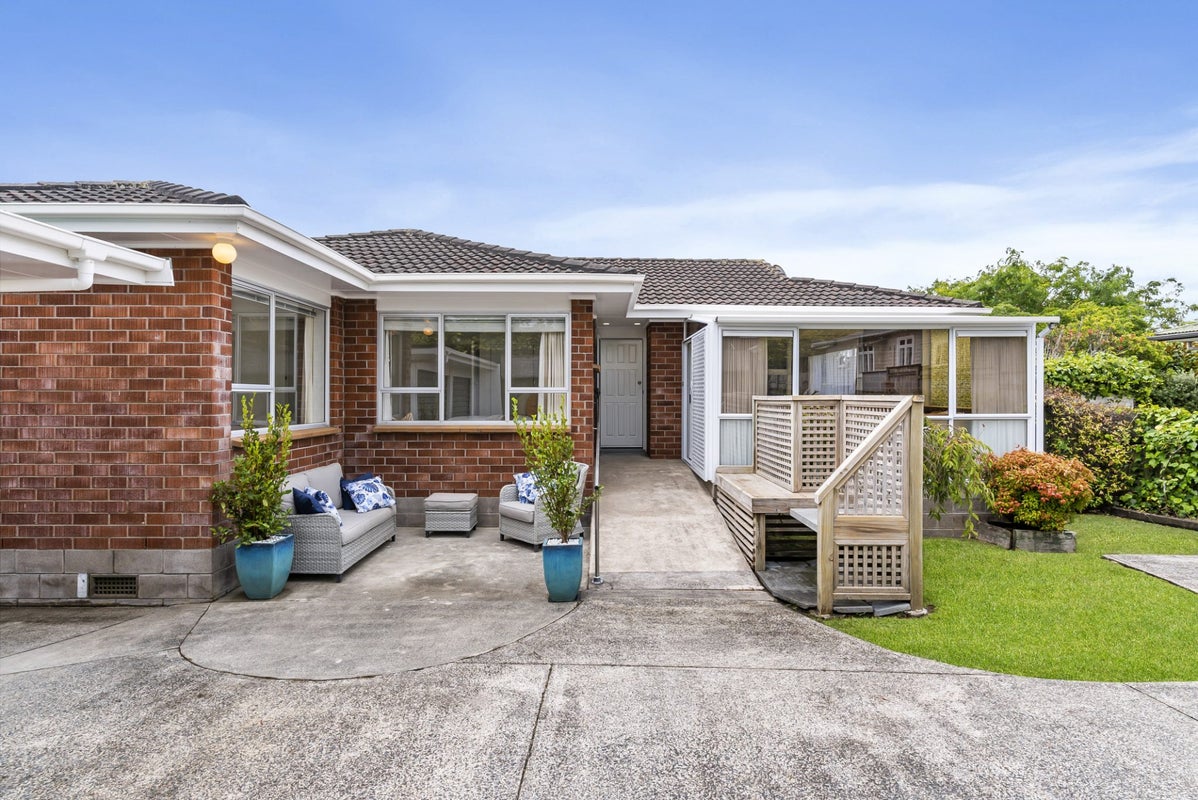19 WICKLOW RD, Narrow Neck, North Shore City - Carousel 1