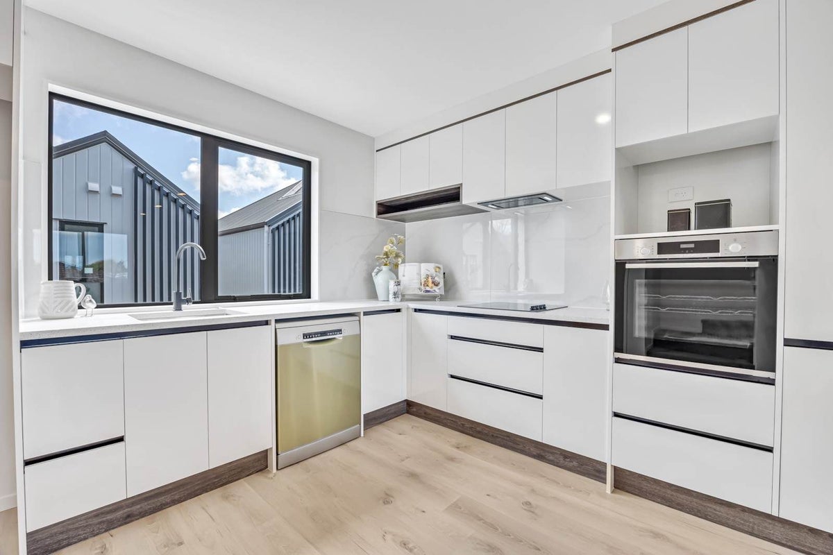 3/25 Taikata Road, Te Atatu Peninsula, Auckland - Carousel 2