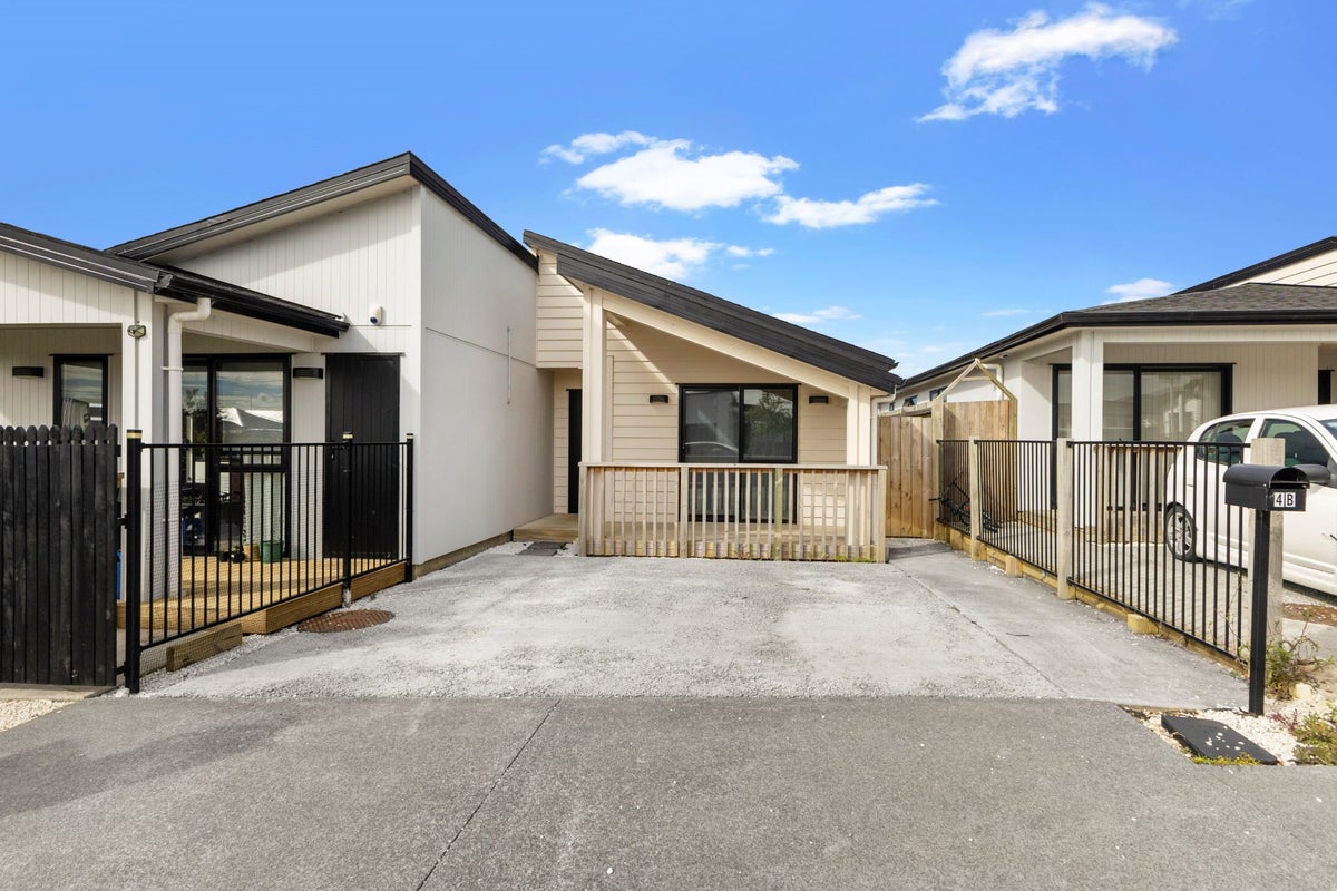 4B Karihi Road, Karaka, Papakura - Carousel 1