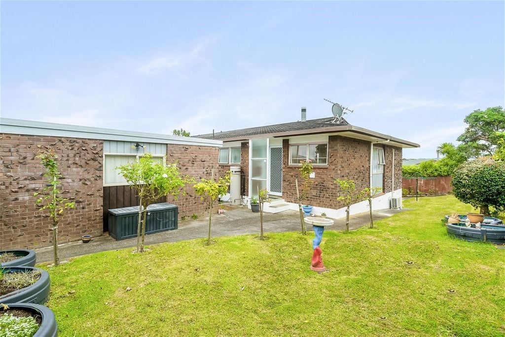 3/38 Kirrie Avenue, Te Atatu South, Auckland - Carousel 2
