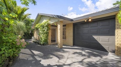 3 Marbella Drive, Massey, Auckland - Carousel 1
