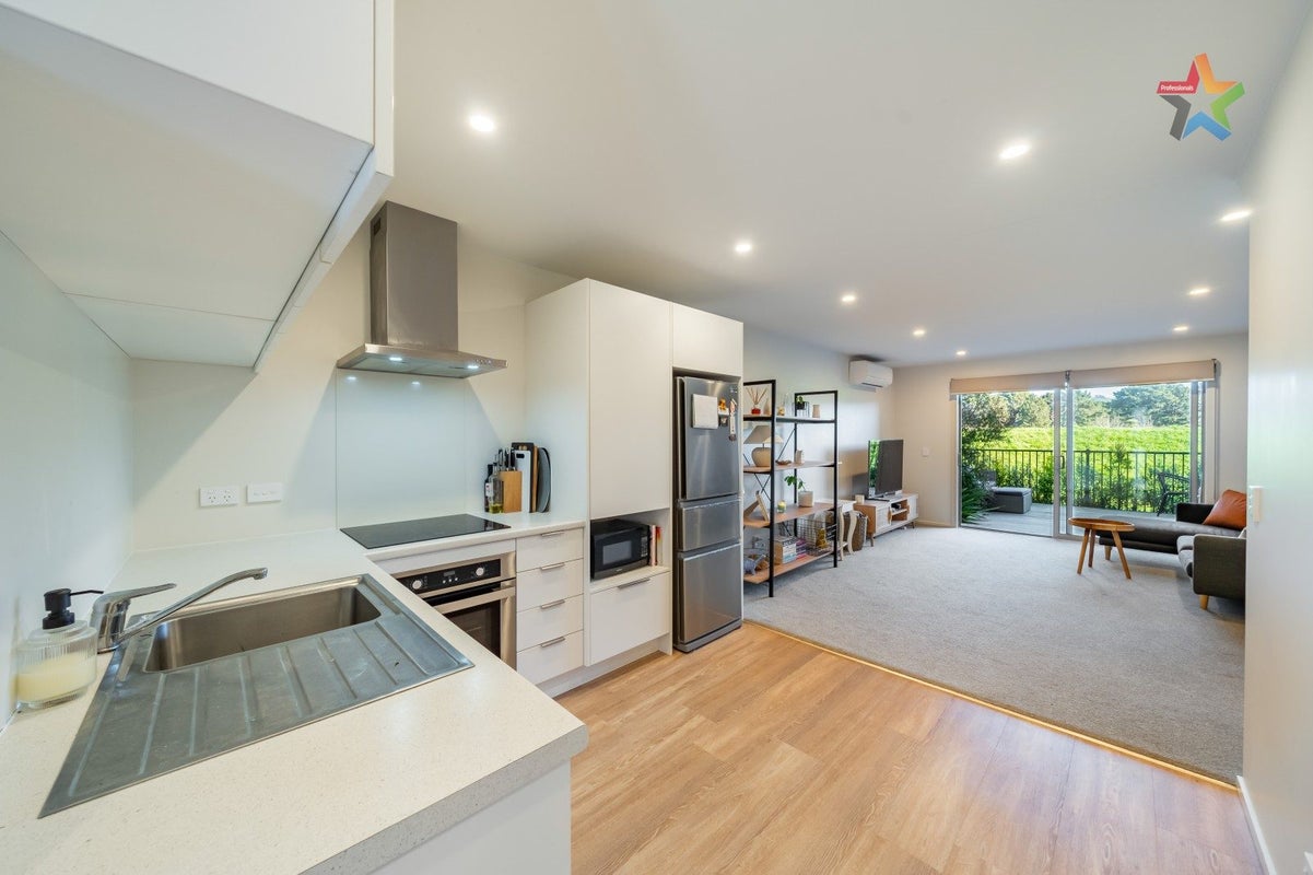4 Harena Way, Moera, Lower Hutt - Carousel 1