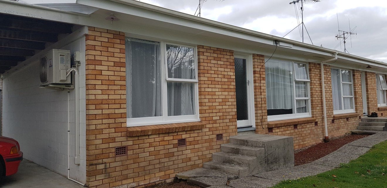 60 Garden Heights Avenue, Glenview, Hamilton - Carousel 1