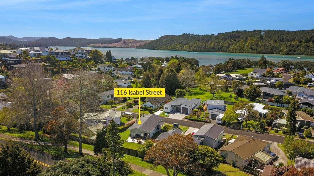 116 Isabel Street, Whangamata - Carousel 1