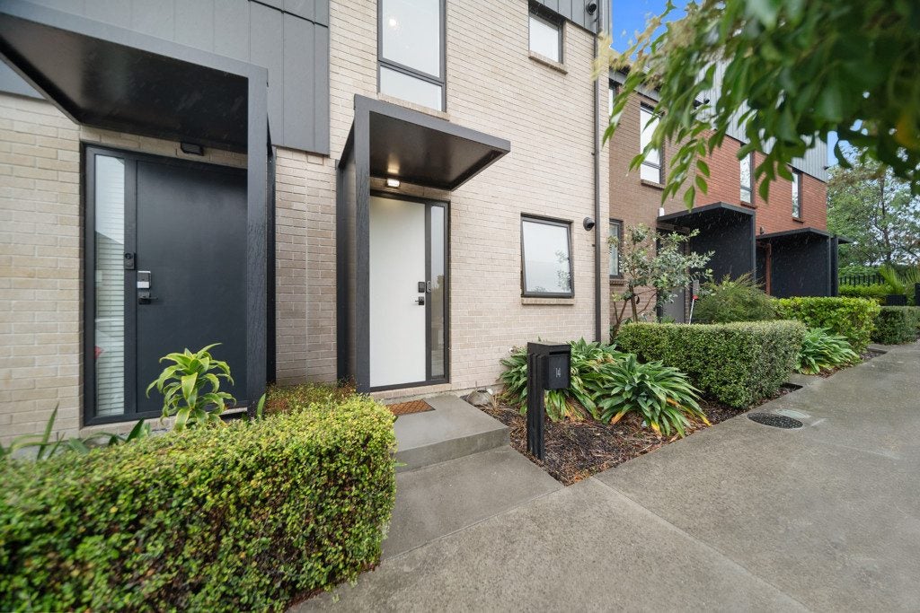 14 Rara Lane, Manukau, Auckland - Carousel 1