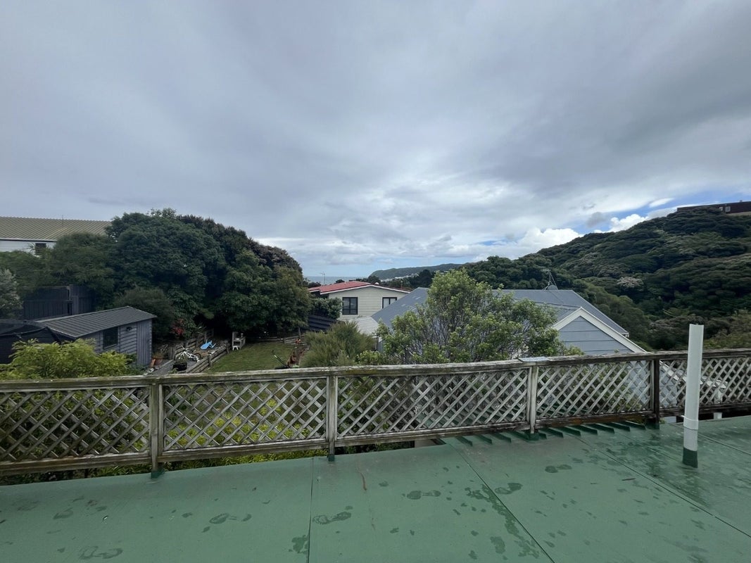 2 Mervyn Place, Plimmerton, Porirua - Carousel 1