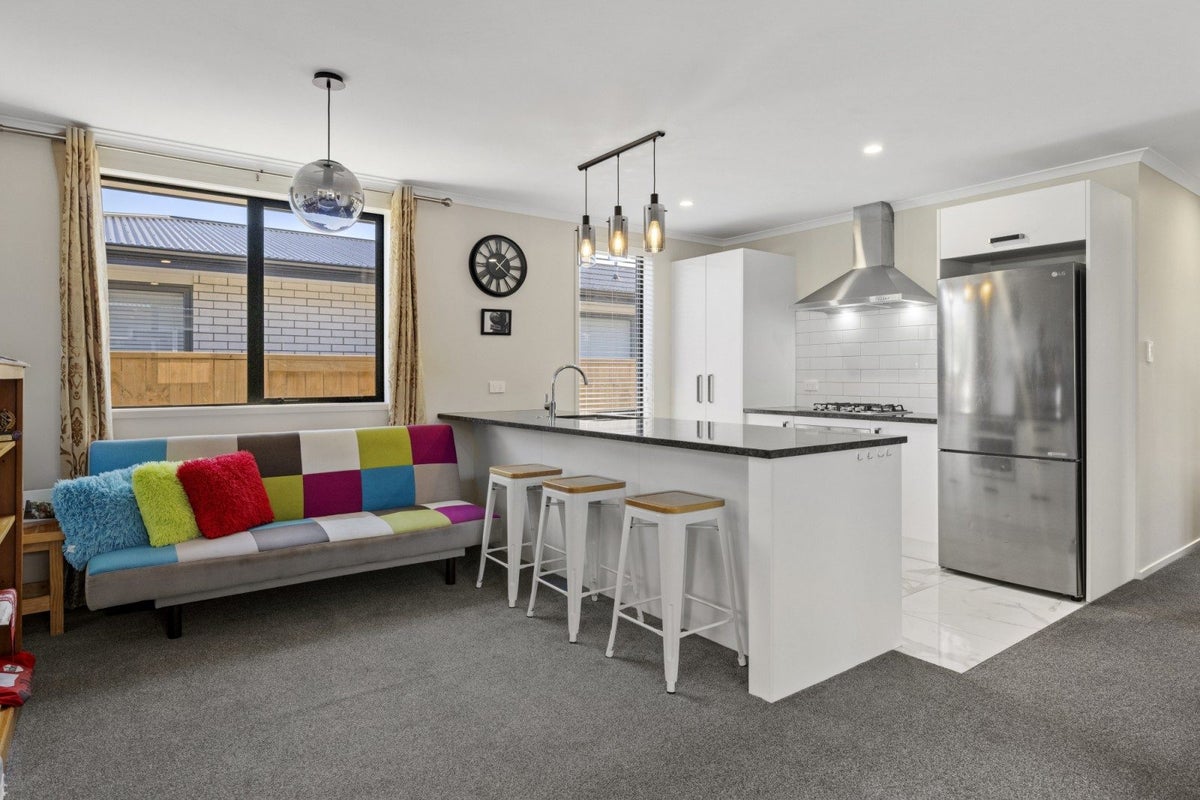 14 TE WHARO DRIVE - Carousel 2