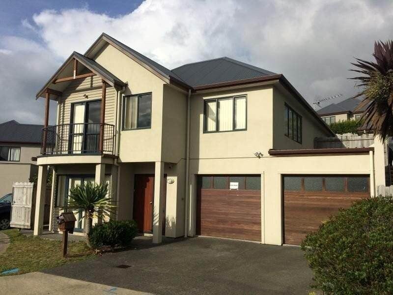 20 Vicente Place, Oteha, Auckland - Carousel 1