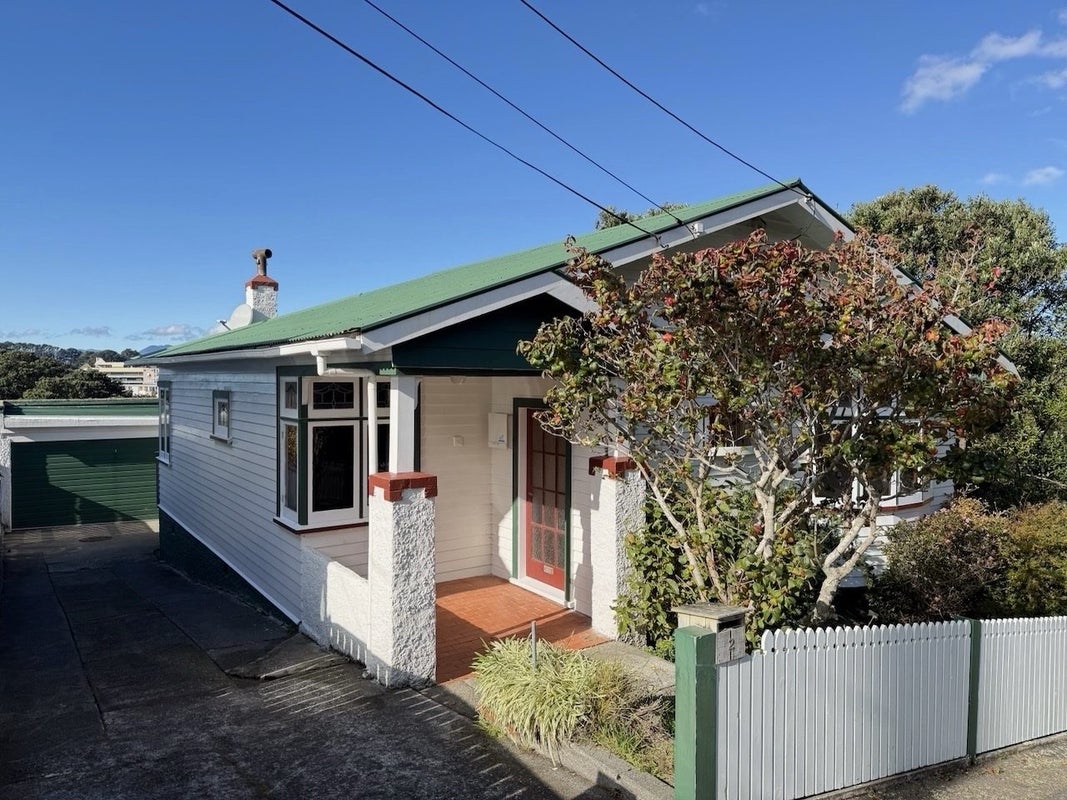 2 Westland Road, Mount Cook, Wellington - Carousel 1