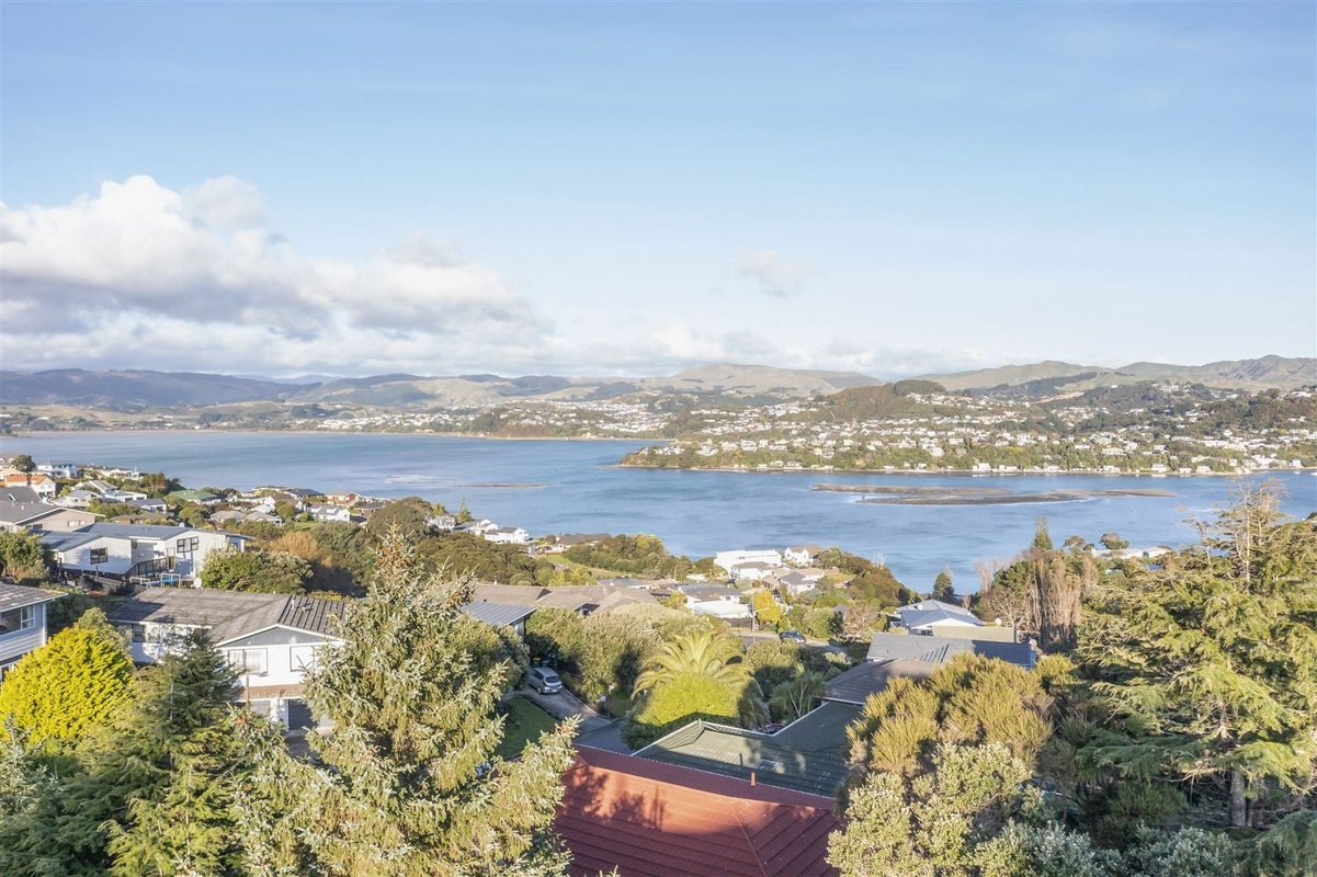 16 Truro Road, Camborne, Porirua - Carousel 2