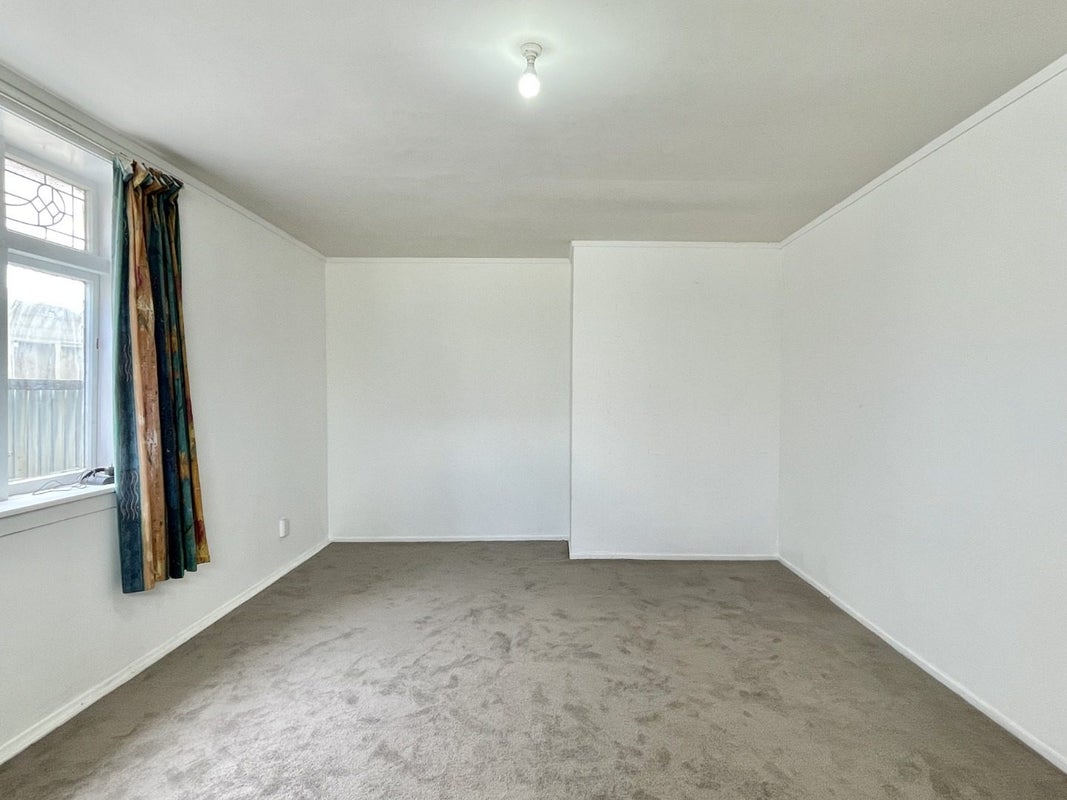 17 East Street, Petone, Lower Hutt - Carousel 2