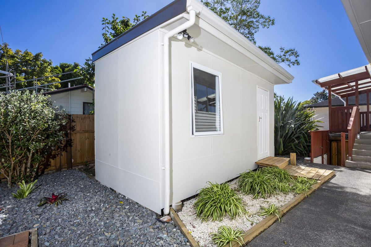 43 Valley View Road, Glenfield, Auckland - Carousel 17