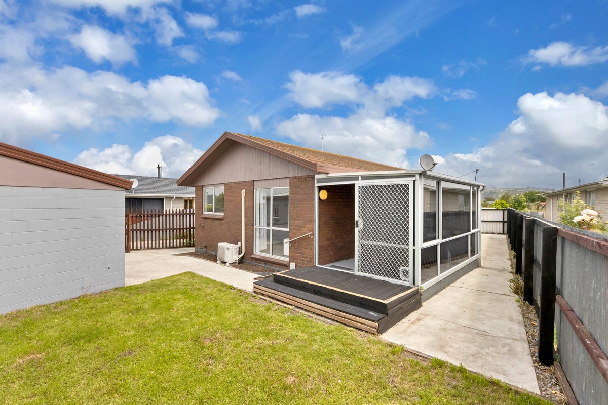 1/20 Jura Place, Woolston, Christchurch - Carousel 2