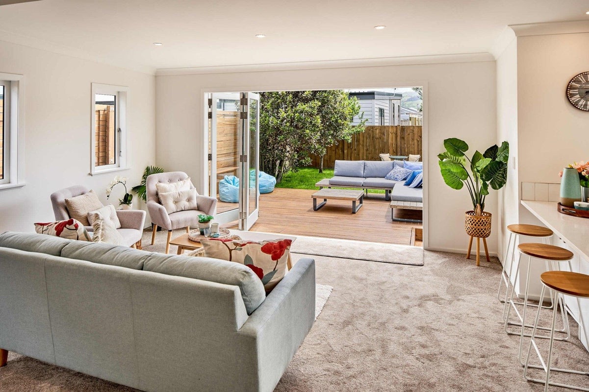 11 Tory Street, Petone, Lower Hutt - Carousel 1