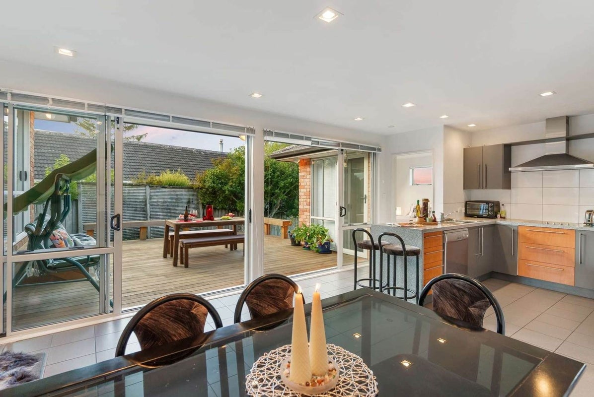 16A Neil Avenue, Te Atatu Peninsula, Auckland - Carousel 2