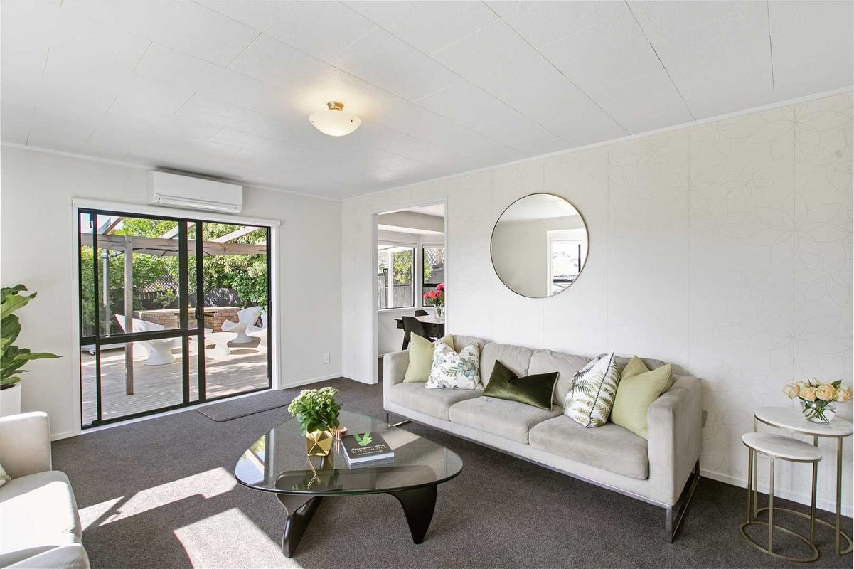 1 Centorian Drive, Windsor Park, Auckland - Carousel 2