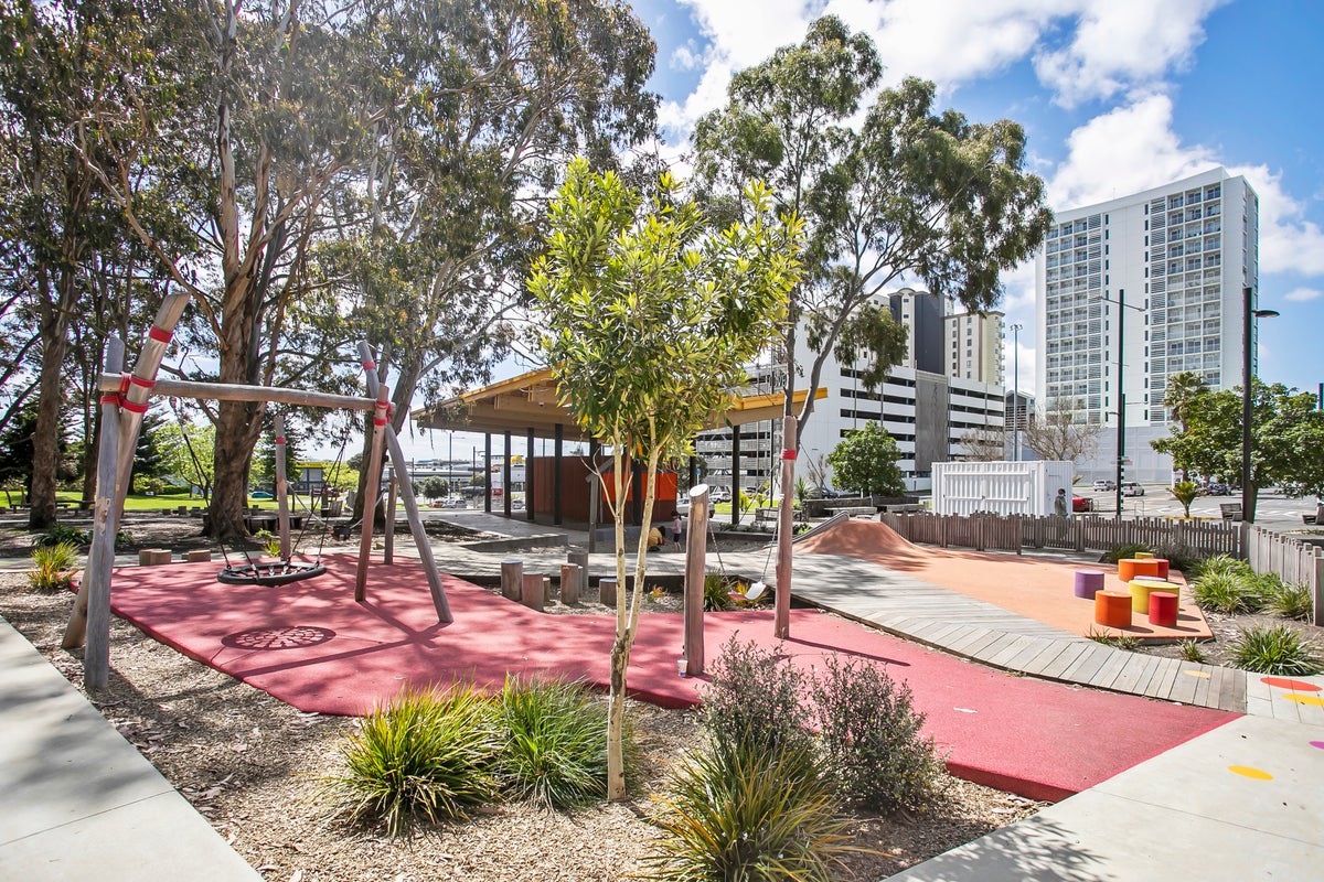 502/17 Osterley Way, MANUKAU, AUCKLAND - Carousel 1