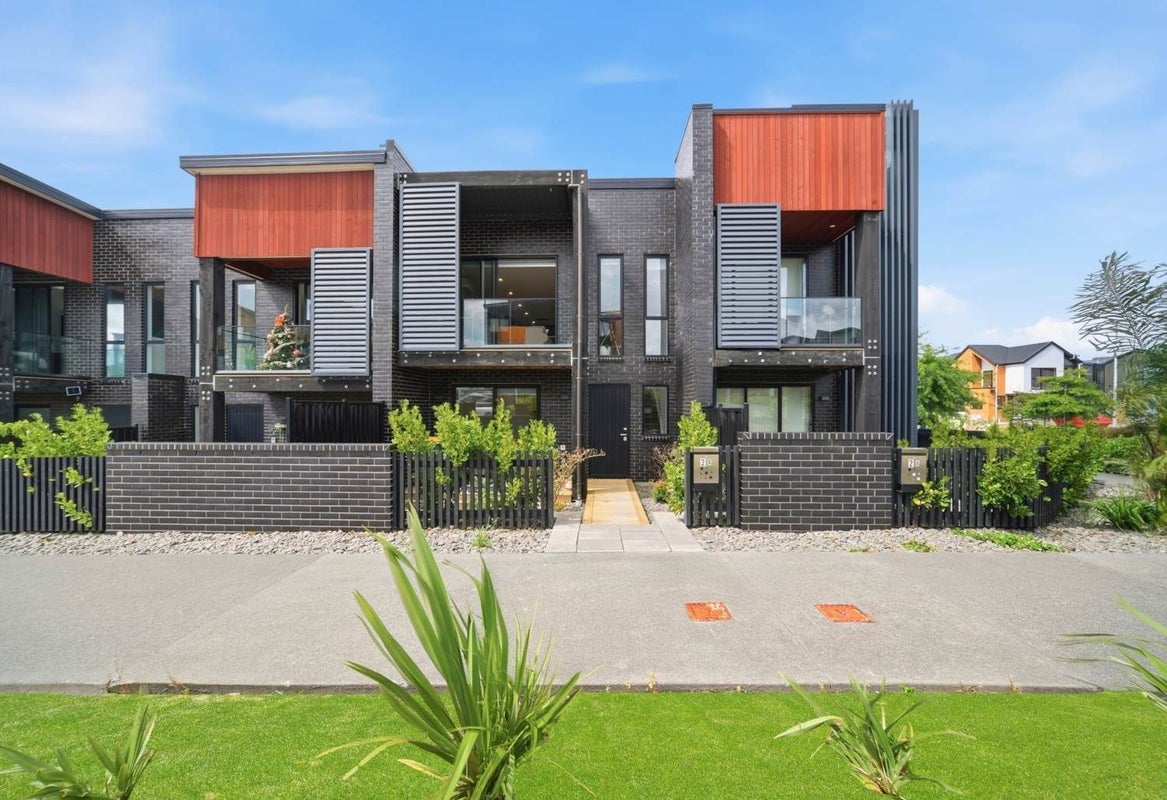 2B Longshore Drive, Long Bay, Auckland - Carousel 1