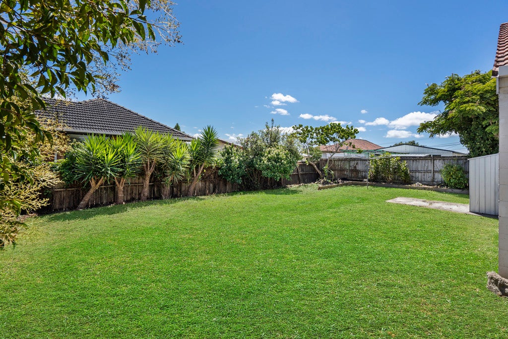 3/1 Gatman Street, Birkdale, Auckland - Carousel 2