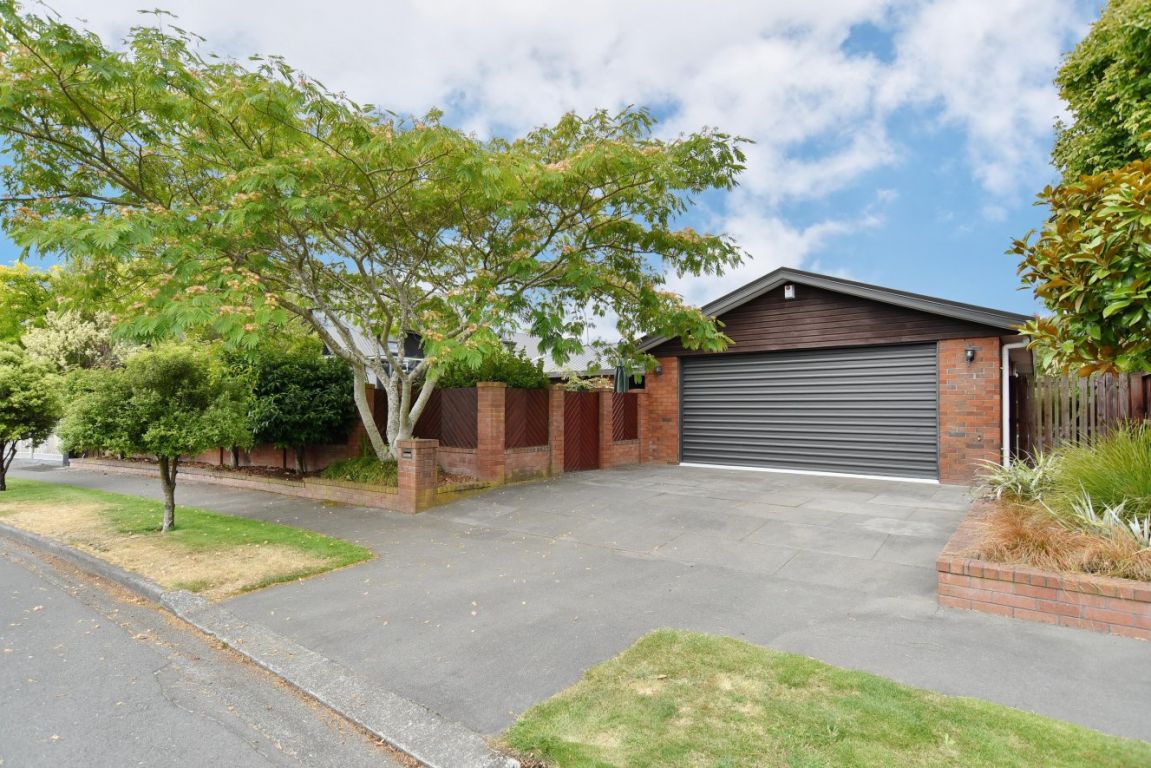 11 Forest Park Place, Parklands, Christchurch - Carousel 1