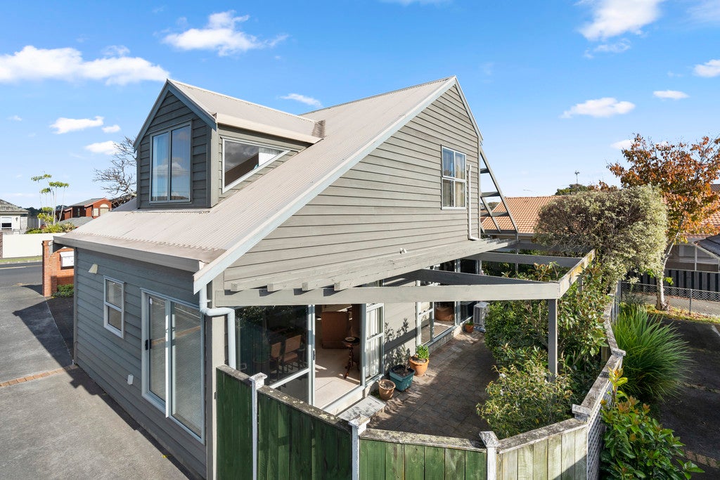 2/92 St Johns Road, Meadowbank, Auckland - Carousel 2